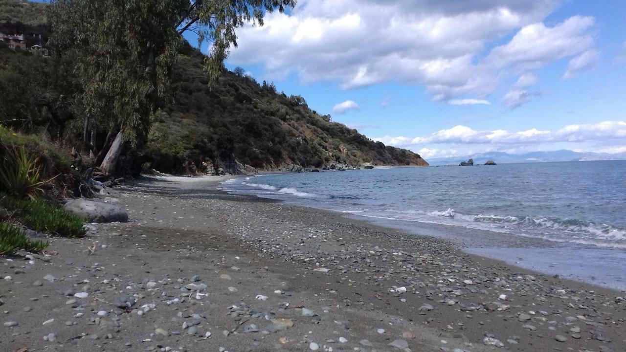 Sarantopoyloy Eleni Tirós Esterno foto